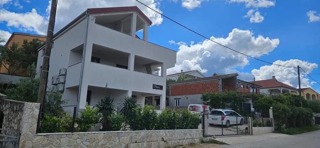 Stars Apartment Gornji Karin Exterior foto